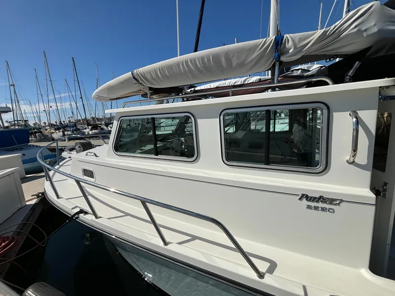 2017 Parker 2530 Extended Cabin