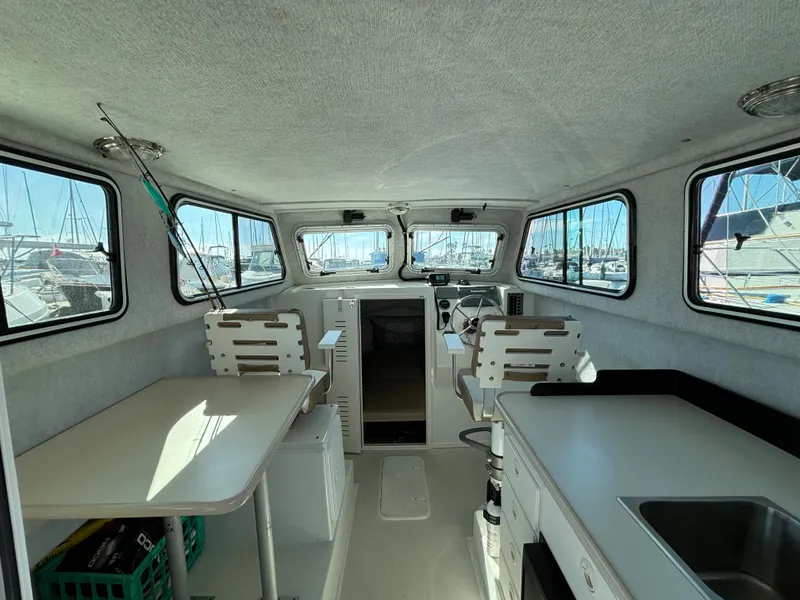 2017 Parker 2530 Extended Cabin