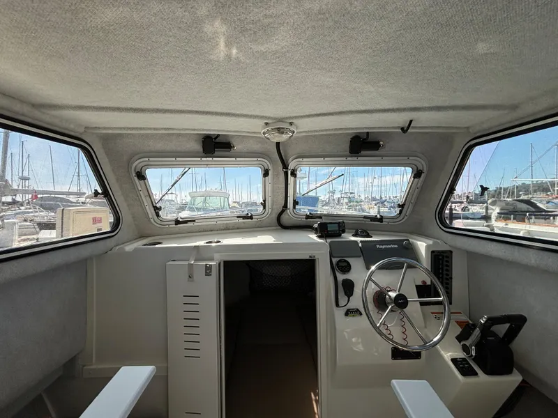 2017 Parker 2530 Extended Cabin