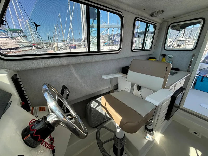 2017 Parker 2530 Extended Cabin