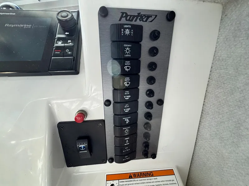 2017 Parker 2530 Extended Cabin
