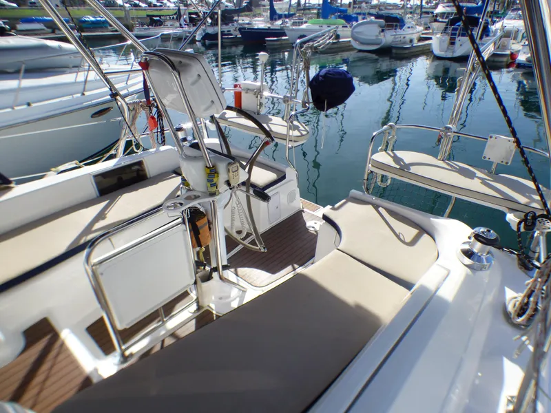 Cockpit and walk thru transom