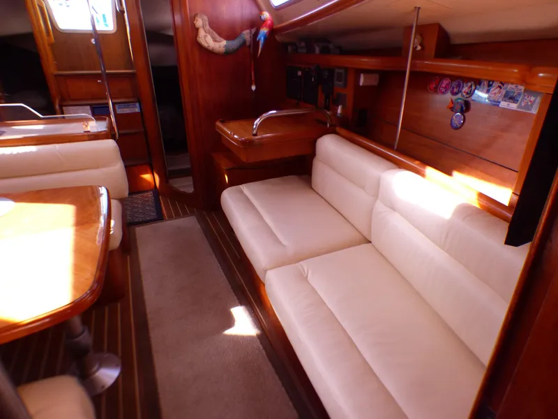 Salon looking aft