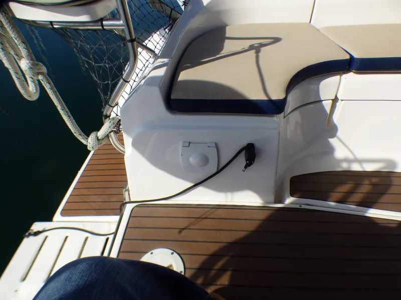Hand bilge pump