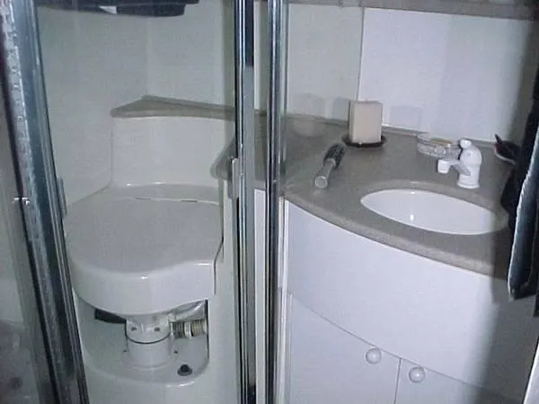1995 Silverton 361 Express