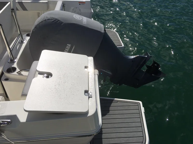 2015 Striper 220 Walkaround