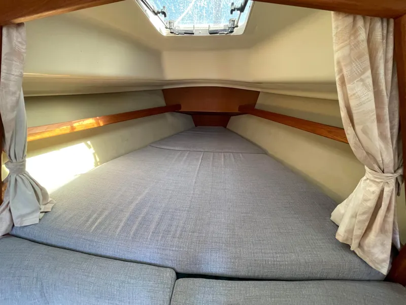 1991 Hunter 28 Sloop