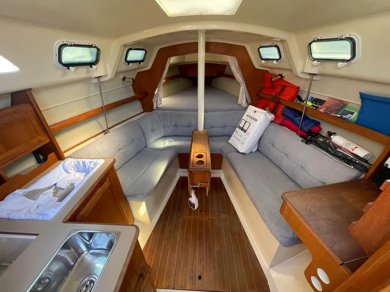 1991 Hunter 28 Sloop