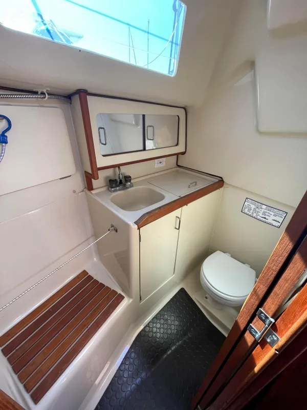 1991 Hunter 28 Sloop
