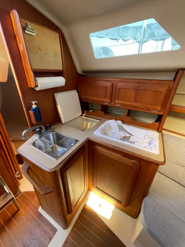 1991 Hunter 28 Sloop