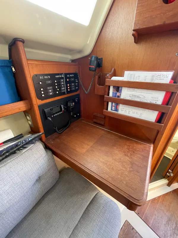 1991 Hunter 28 Sloop
