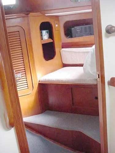 Aft Cabin Sette