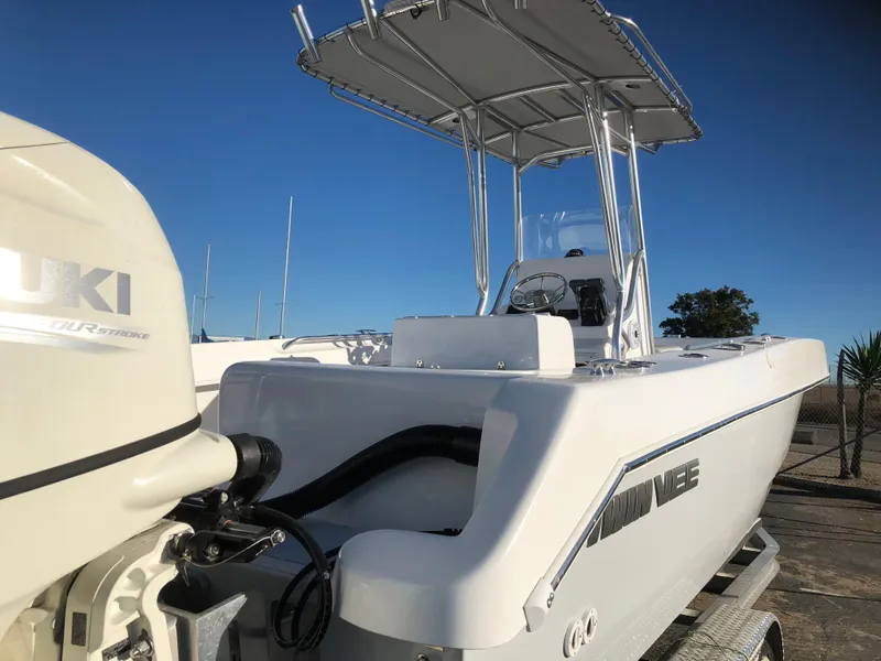 2018 Twin Vee 225 Ocean Cat