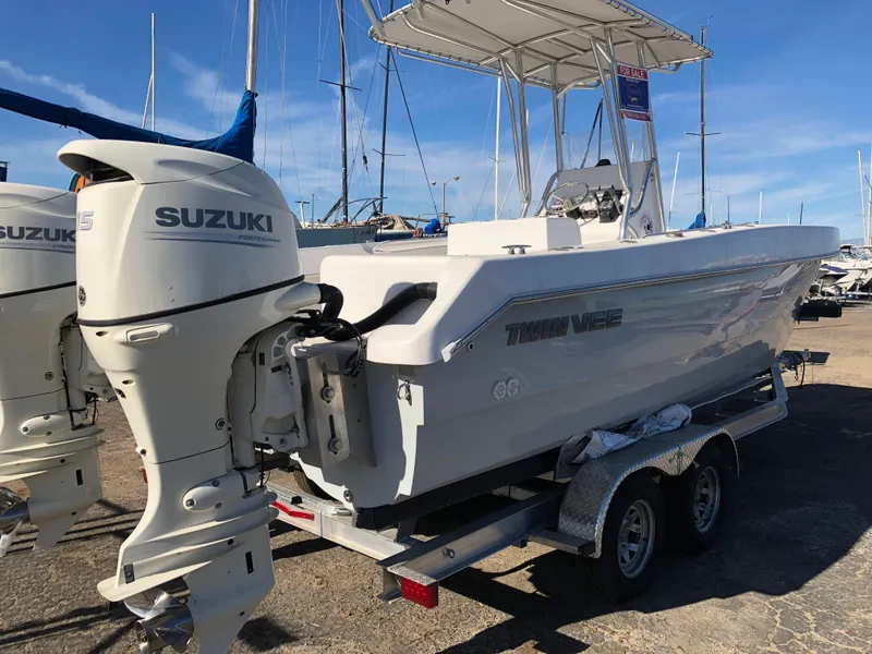 2018 Twin Vee 225 Ocean Cat