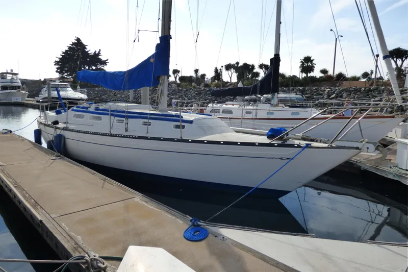1973 Islander 36 Sloop