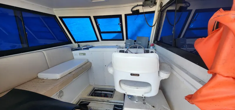 2004 Canaveral 28 Hardtop Dive