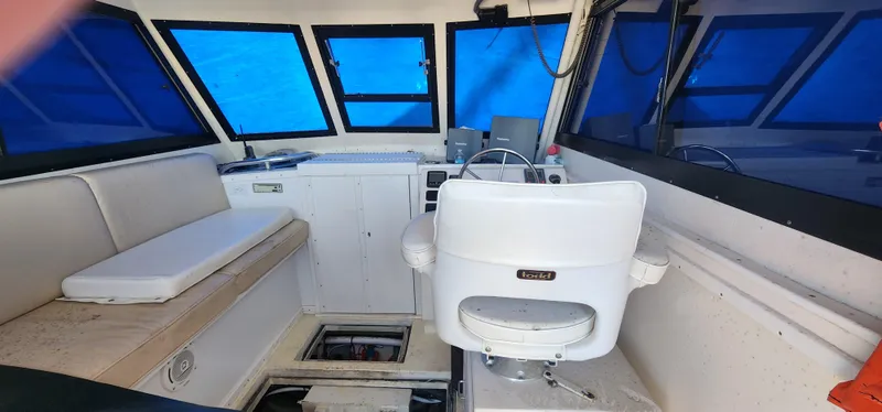 2004 Canaveral 28 Hardtop Dive