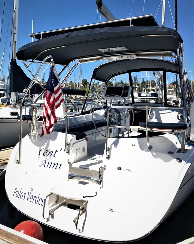 2004 Hunter 36