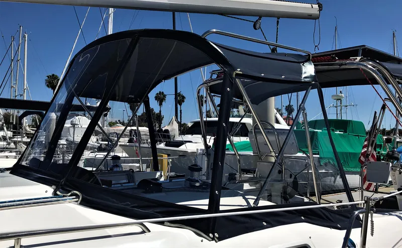 2004 Hunter 36