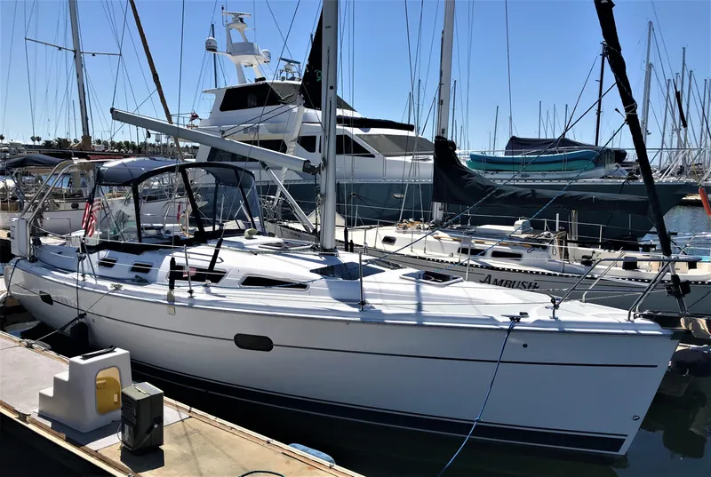 Stb Side profile at dock