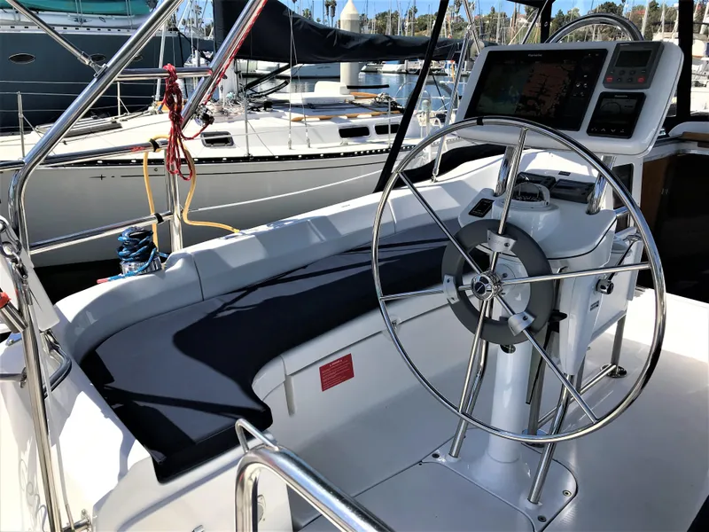 2004 Hunter 36
