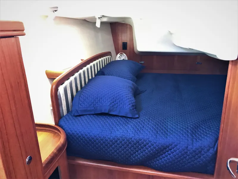 2004 Hunter 36