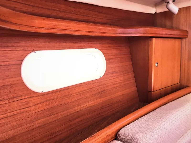 2004 Hunter 36