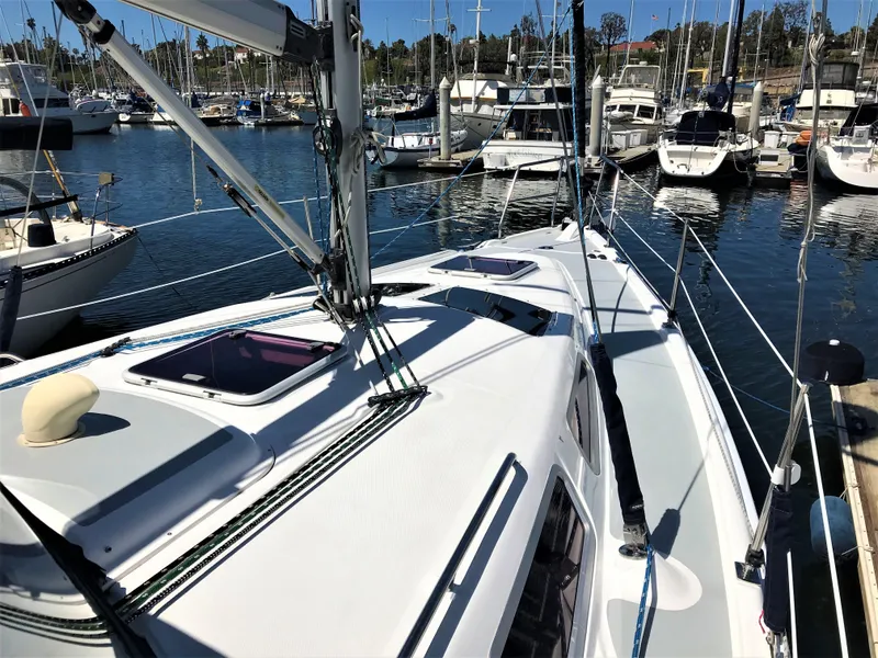 2004 Hunter 36