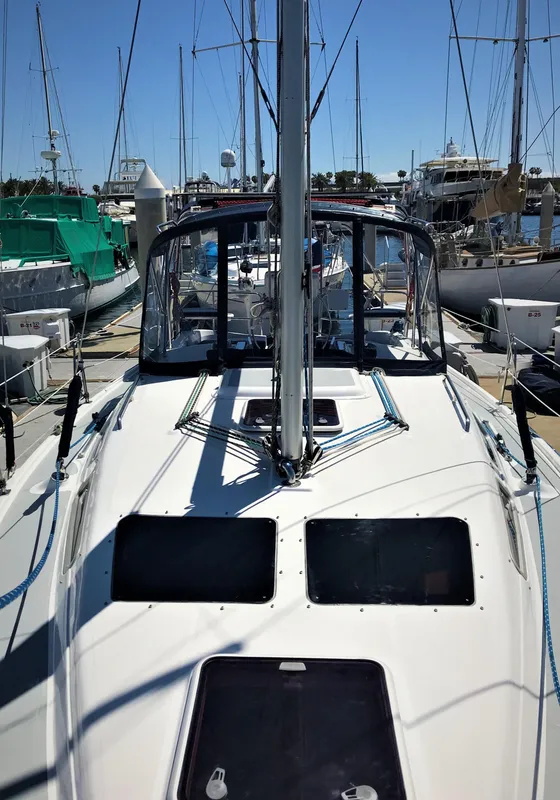 2004 Hunter 36