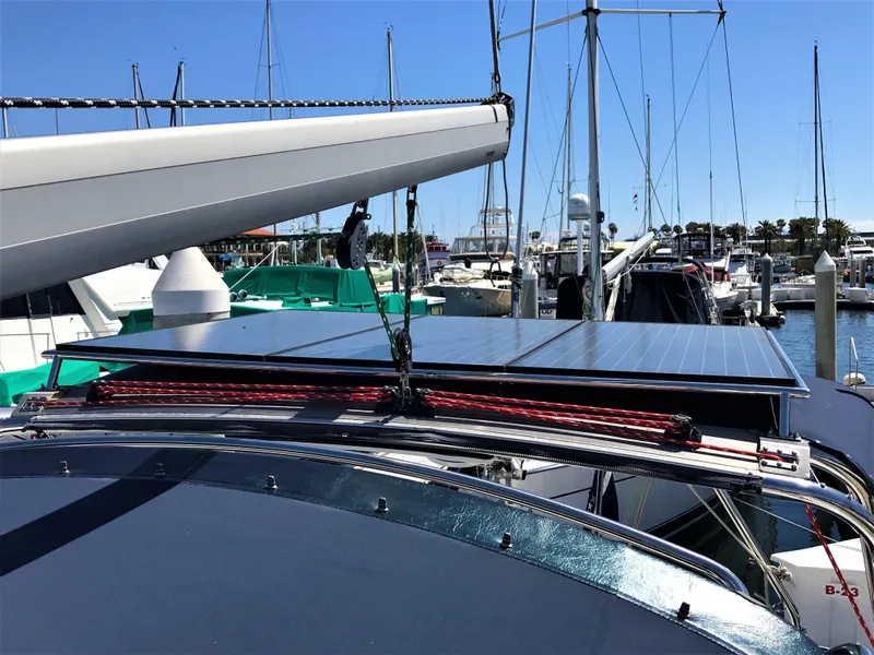 2004 Hunter 36