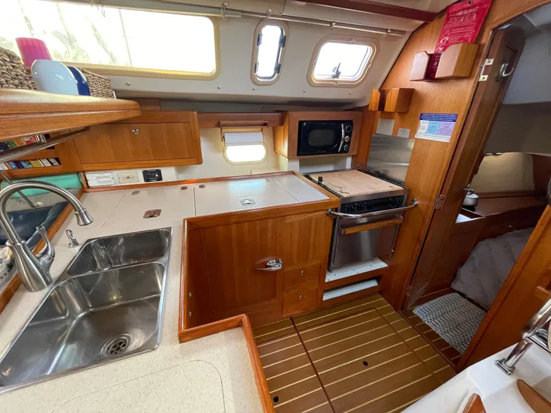 2003 Hunter 410