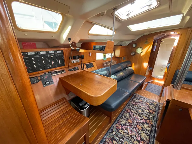 2003 Hunter 410