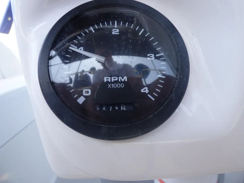 2005 Catalina 320
