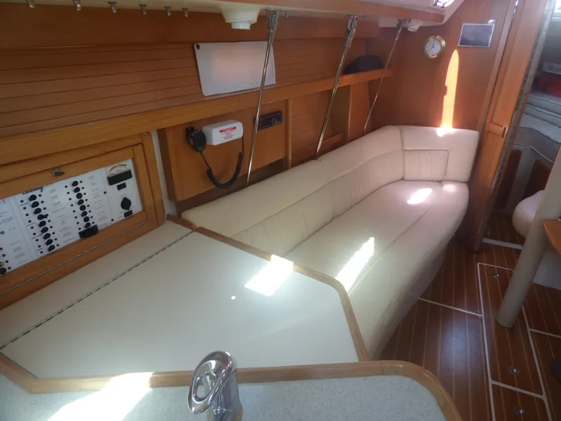 2005 Catalina 320