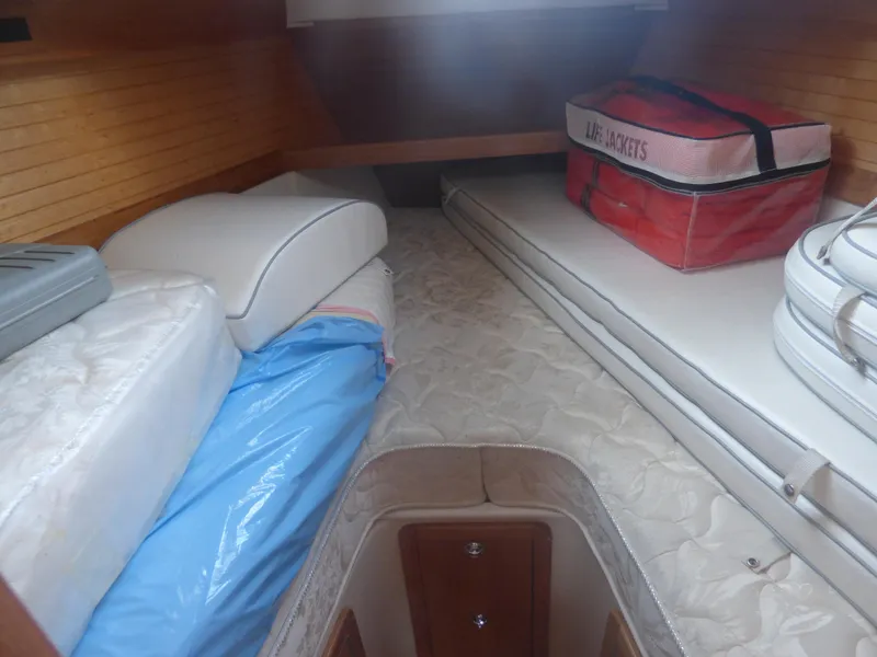 2005 Catalina 320