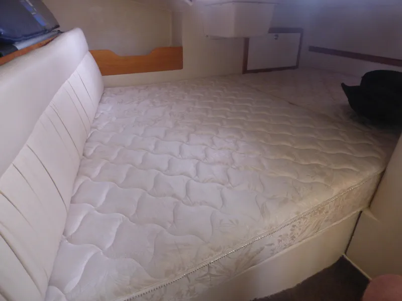 2005 Catalina 320