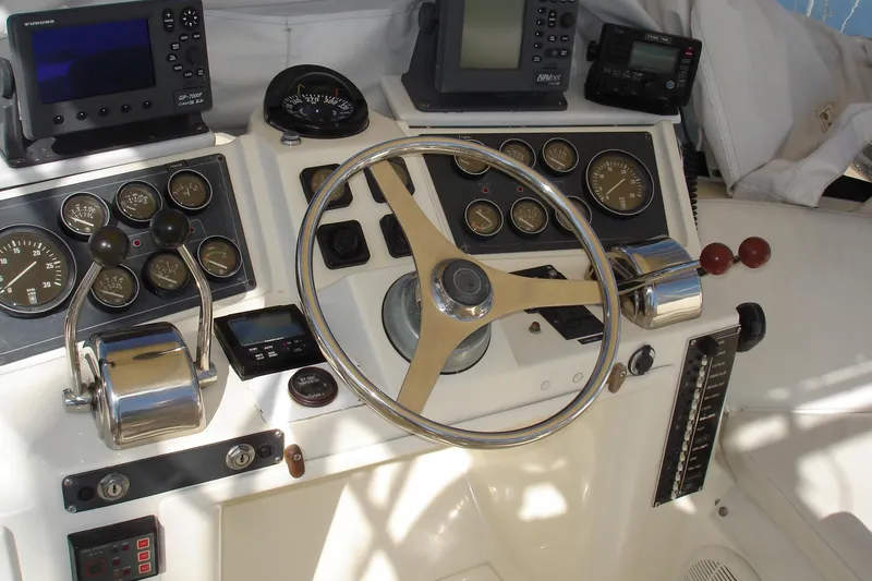 Helm-Topside