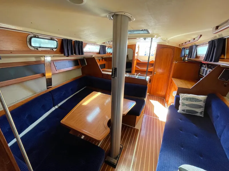 1985 Pearson 36-2