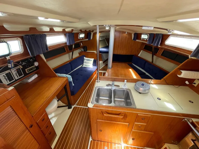 1985 Pearson 36-2