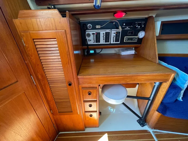 1985 Pearson 36-2