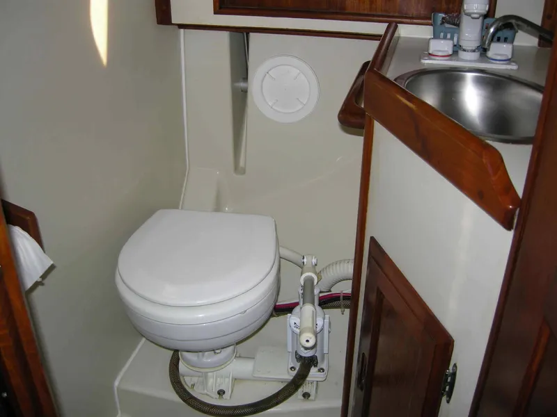 Enclosed Head/ Shower