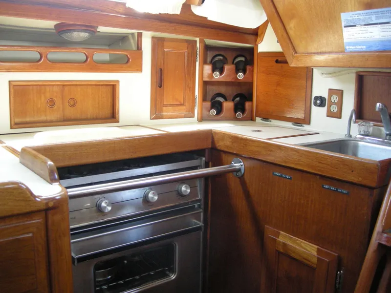 Galley w/ range & 2-Burner Stove