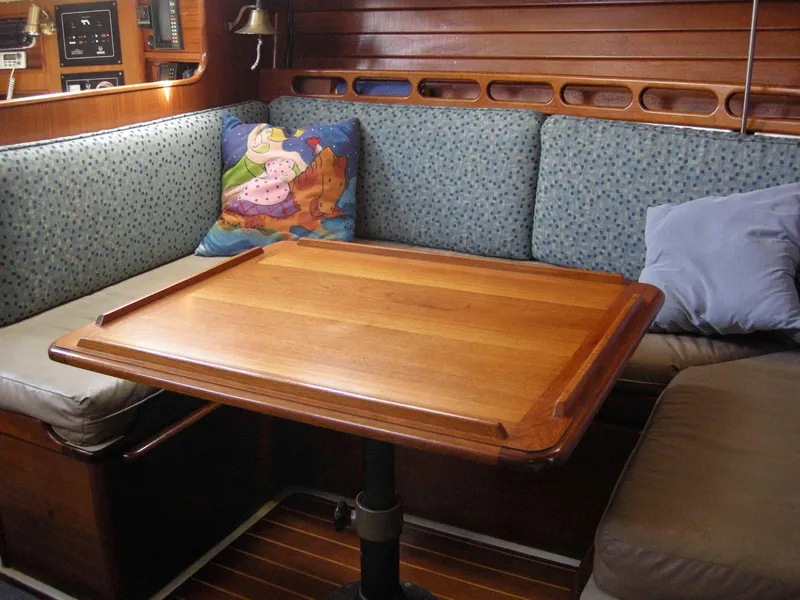 U-Shaped Dinette