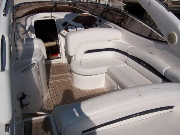 Helm seat & cockpit seating