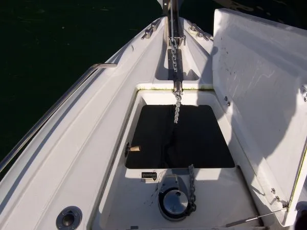 Foredeck & anchor windlass