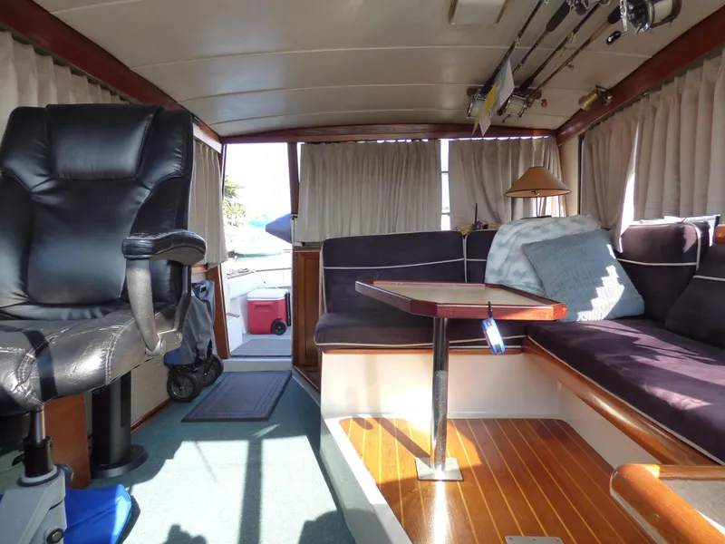 1988 Bayliner 32 Motoryacht