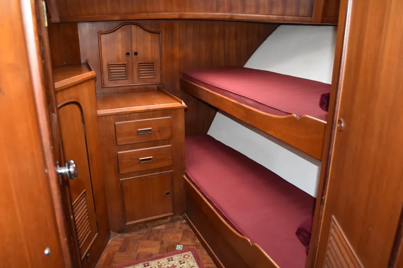 1980 Heritage Yachts 42