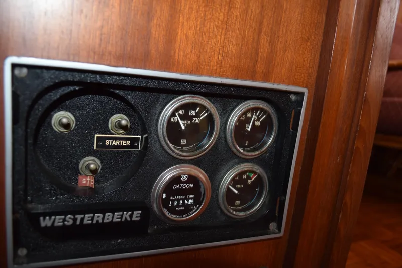 1980 Heritage Yachts 42