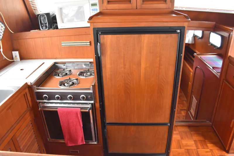 1980 Heritage Yachts 42
