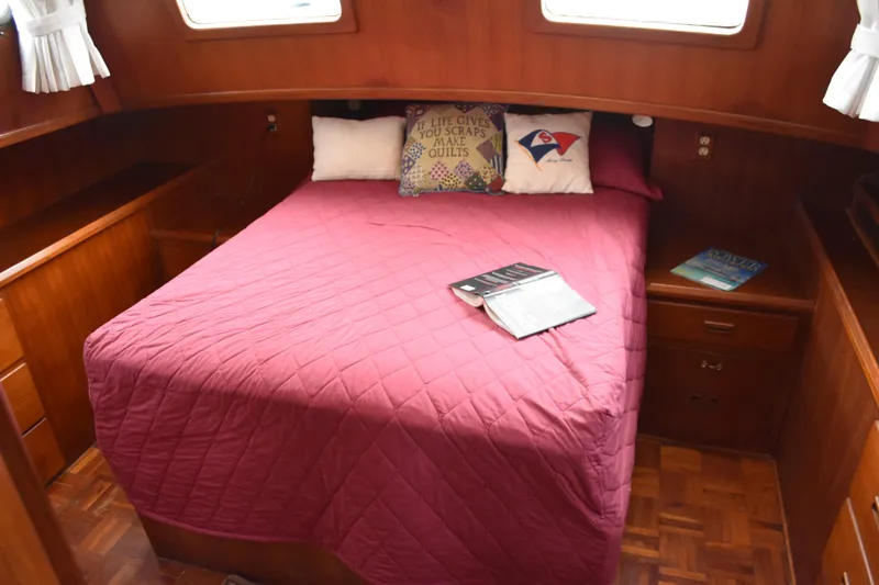1980 Heritage Yachts 42
